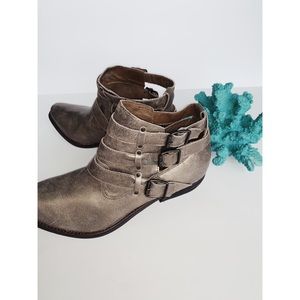 Matisse metallic gray chrome bootie boots shoes